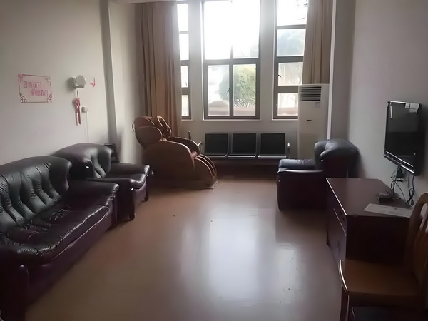 应届生落户深圳条件_杨幂在首映礼上的一个举动，让赵丽颖再成为焦点 庆晚者李利报记霞告诉重